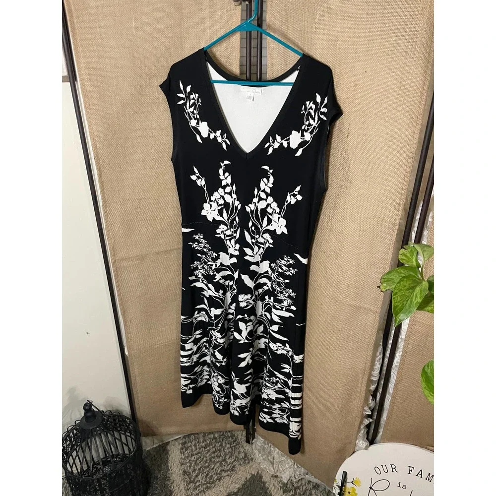 Emerson Rose Black White Floral V Neck Dress -XL - Picture 1 of 6